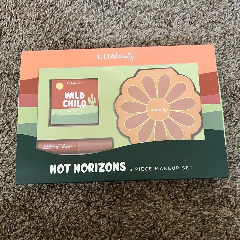 NEW Hot Horizons 3 Piece Makeup Set
